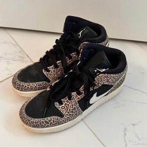 - JORDAN 1 MiD SE(GS) "Cheetah"